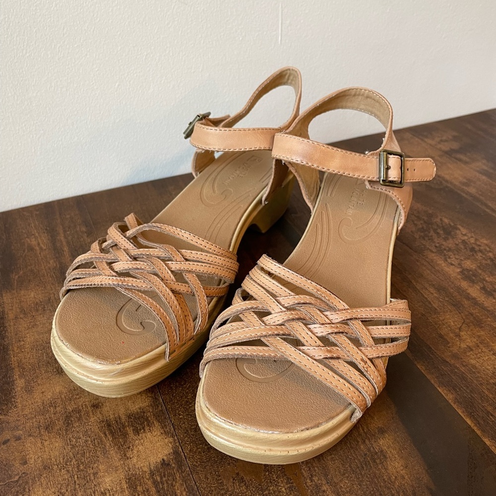 WHITE MOUNTAIN Gridlock Sandal Tan Leather Size 9
